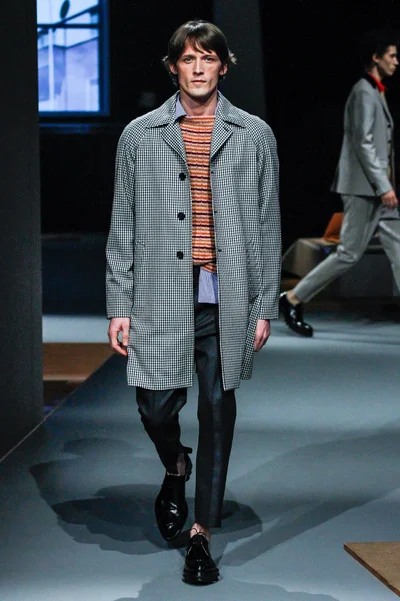 Look 12